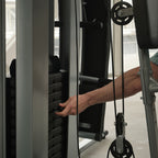 Imagen de placas de peso de gym en casa.