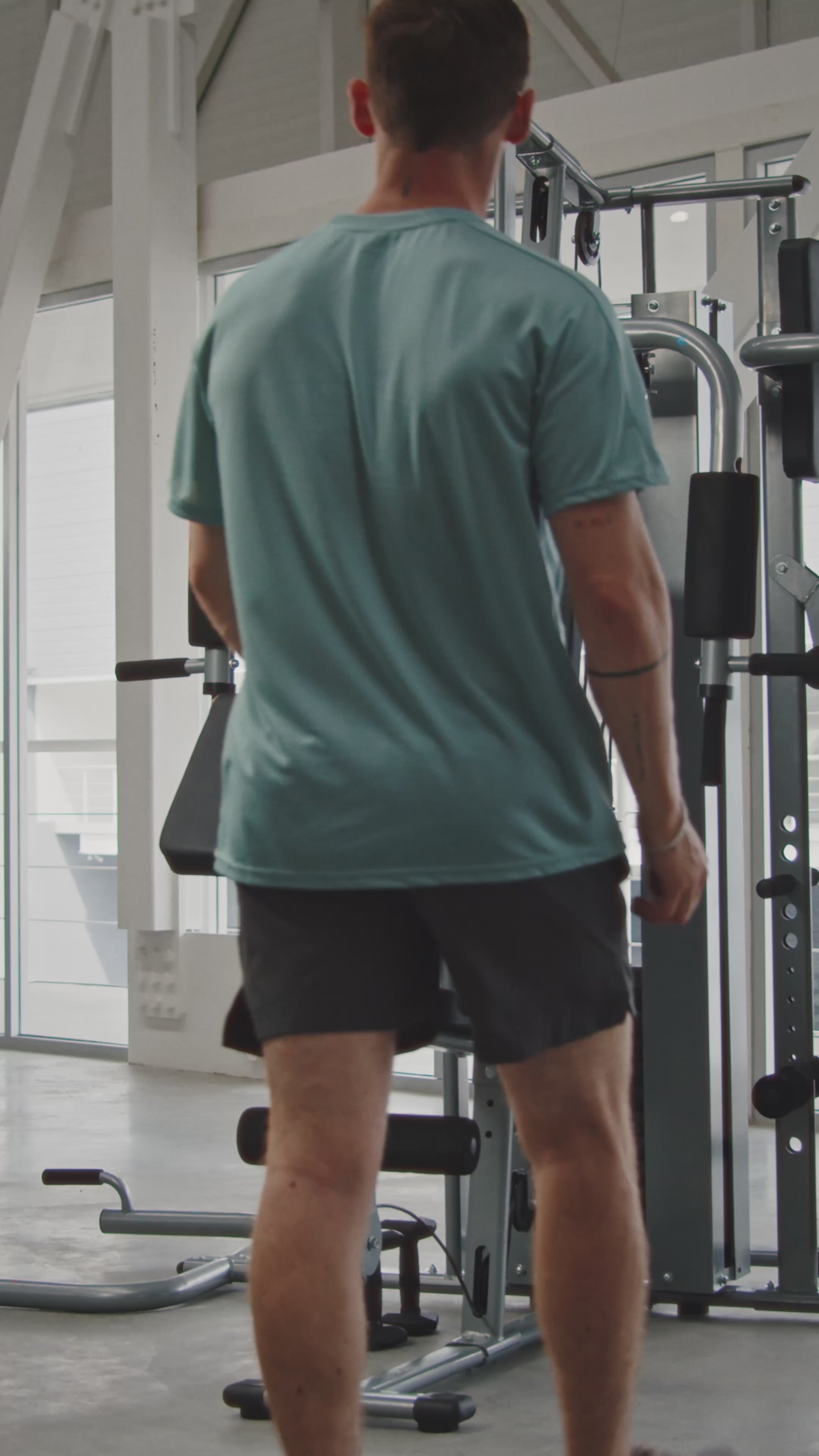 video de funcionamiento de gimnasio multifuncional hm-320 pro.